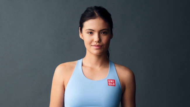 Si Emma Raducano ang kauna-unahang babaeng manlalaro ng tennis na pumirma sa Uniqlo, na umalis sa Nike