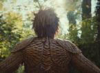 Pinakasalan ni Olivia Colman ang isang wicker man sa kakaiba at bastos na pelikula na Wicker