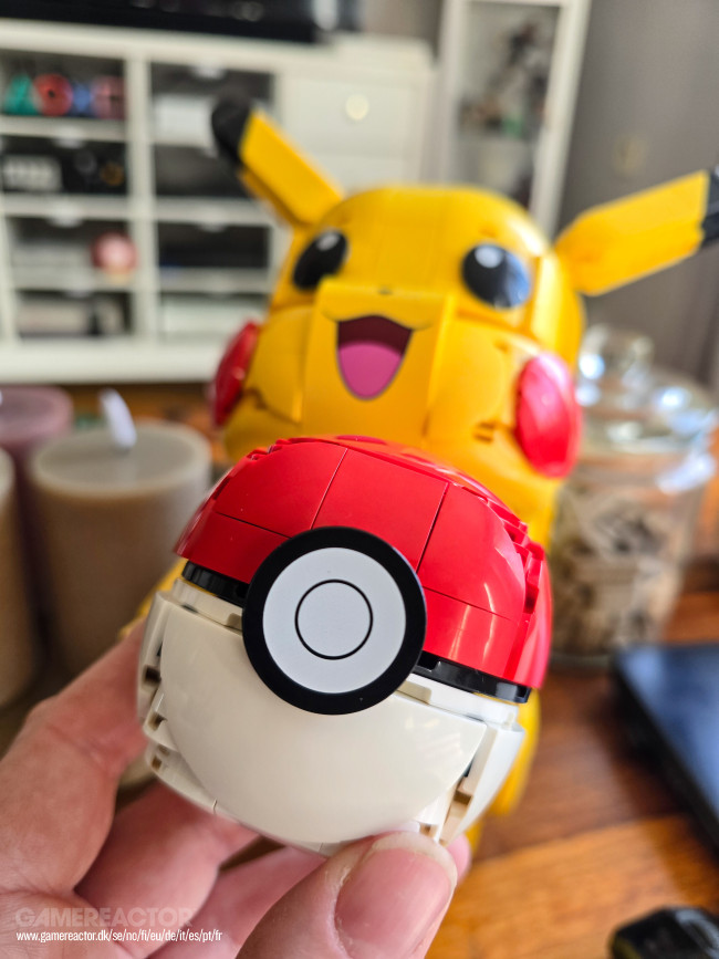 LEGO Pokémon 72152 Pikachu at Poké Ball