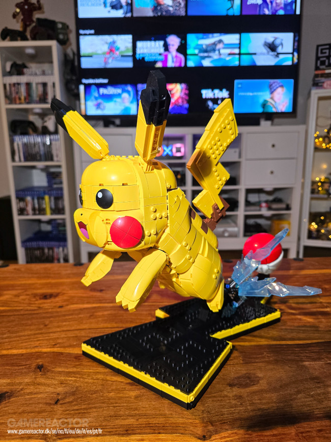 LEGO Pokémon 72152 Pikachu at Poké Ball