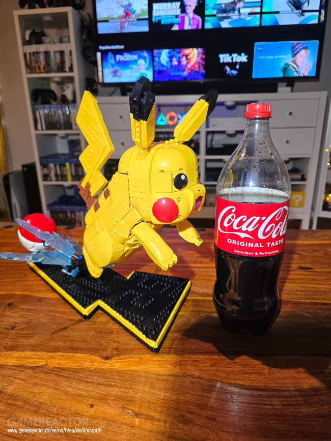 LEGO Pokémon 72152 Pikachu at Poké Ball