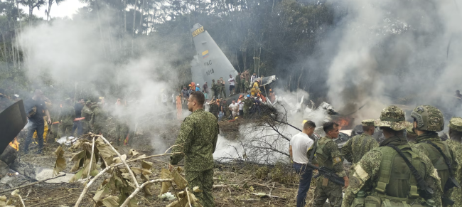 Bumagsak ang eroplano ng militar ng Colombia, patay sa 66