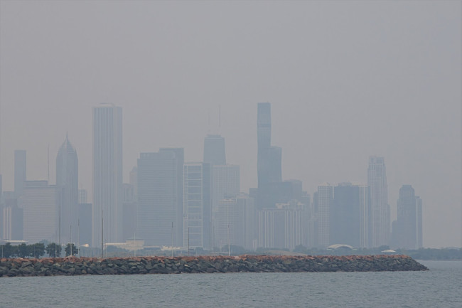 New York, Chicago at iba pang lungsod sa US natabunan ng usok dahil sa mga wildfire sa Canada