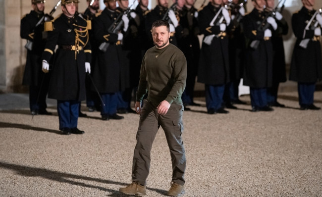 Binalaan ni Zelensky ang Russia na nagpaplano ng mga base ng kontrol ng drone sa Belarus