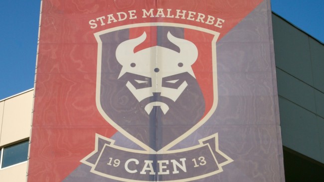 Ang koponan ni Kylian Mbappé Caen ay nakikipagpunyagi sa ikatlong dibisyon: dating manlalaro ng Arsenal, Man City na hinirang bilang bagong coach