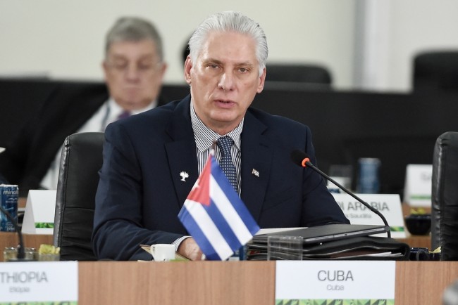 Pinutol ni Trump ang lifeline ng Venezuela sa Cuba