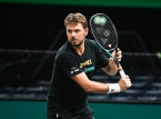 Tinalo ni Stan Wawrinka ang tinedyer na 23 taong mas bata sa pambungad na pag-ikot ng Rotterdam Open