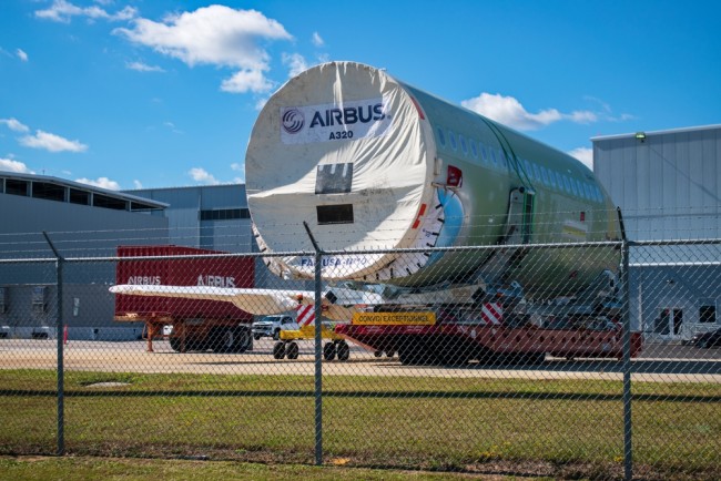 Dalawang airline ng Tsina ang nagplano na bumili ng Airbus jet na nagkakahalaga ng $ 8.2 bilyon