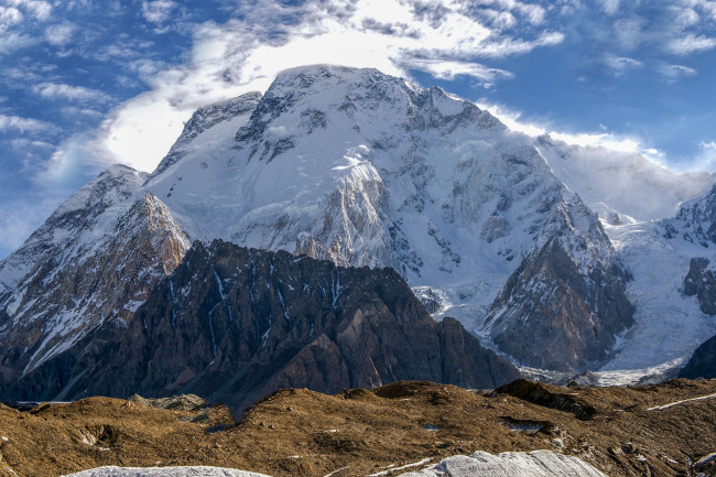 Apat ang namatay at anim ang nawawala matapos ang avalanche sa Broad Peak, Pakistan, kabilang ang mga kilalang umaakyat