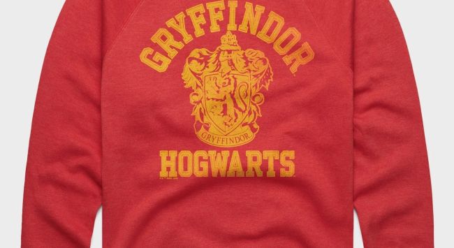 Inilunsad ng Pagpupugay ang bagong hanay ng paninda ng Harry Potter bago ang ika-25 anibersaryo