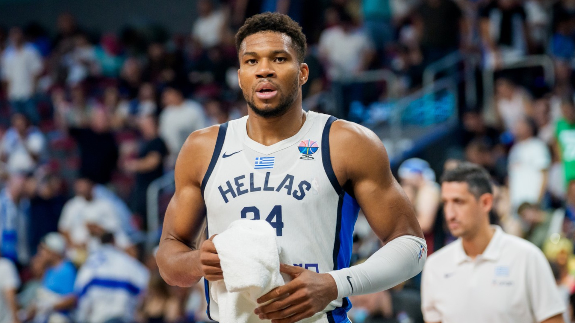 Ang icon ng Milwaukee na si Giannis Antetokounmpo ay ipinagpalit sa Miami Heat pagkatapos ng 13 taon