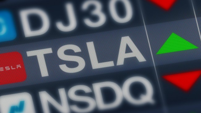 Ang pagbabahagi ng Tesla ay tumalon sa pinakamataas na antas sa halos isang taon matapos kumpirmahin ni Musk ang ganap na walang driver na pagsubok sa robotaxi