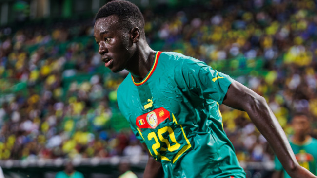 Ang Senegal star na si Pape Gueye ay tumigil sa pambansang koponan hanggang sa umalis ang kasalukuyang coaching staff