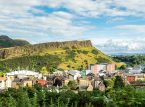 Mga emergency crew na inatasang labanan ang sunog sa Arthur's Seat sa Edinburgh magdamag