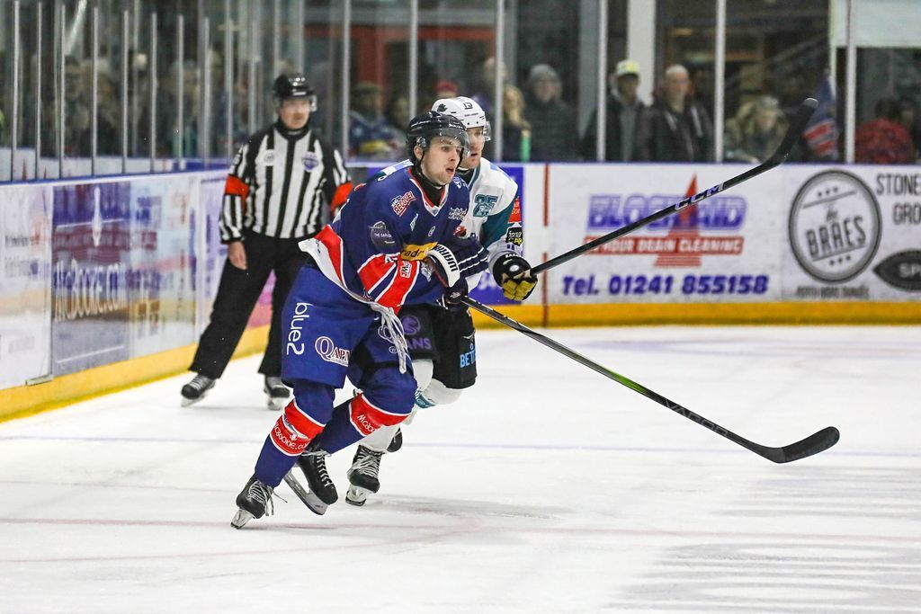 Scottish ice hockey player na si Gary Kelly, 19, namatay na nahulog mula sa balkonahe sa Ibiza