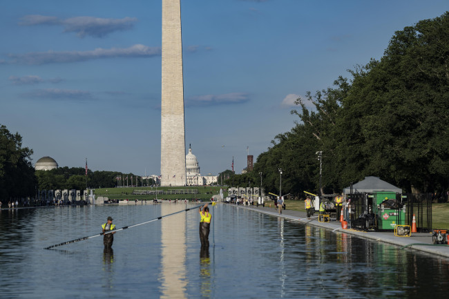 Dating Olympian inakusahan ng umano'y paninira sa Reflecting Pool ng Washington D.C.