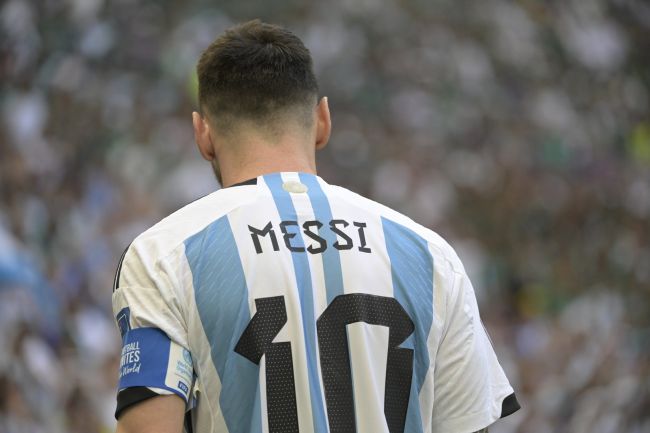 Binili ni Leo Messi ang 100% ng ikalimang tier club na UE Cornellà