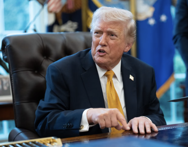 Kinumpirma ni Donald Trump na tinawagan niya ang Pangulo ng FIFA na si Gianni Infantino upang "suriin" ang parusa sa Balogun