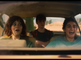 Si Jenna Ortega ay isang robot na nagnanais na pagalingin ang isang pamilya sa Taika Waititi Klara and the Sun 