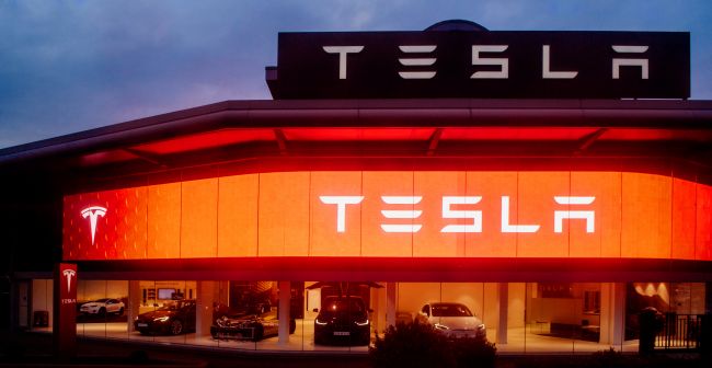 Maling inaangkin ni Musk na ang Tesla FSD ay 10 beses na mas ligtas kaysa sa regular na pagmamaneho ng tao