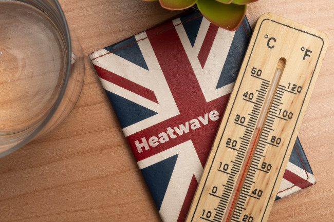 Ang Met Office ay nag-isyu ng "Extreme Heat Warning" sa UK na may mga temperatura na inaasahang itaas sa 38 ° C