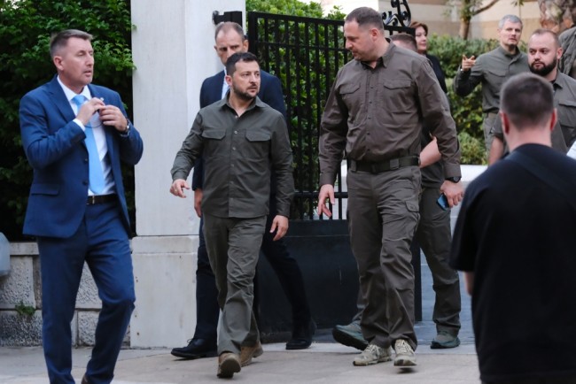 Nangungunang katulong ni Zelensky, nagbitiw matapos ang anti-corruption search sa kanyang bahay