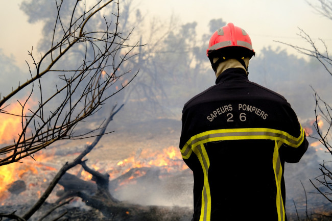 Tour de France Stage 3 ay magaganap ngunit inangkop dahil sa wildfires