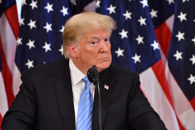 Sinabi ni Trump na "nirerepaso ng administrasyon ang lahat" matapos patayin si Alex Pretti sa Minneapolis