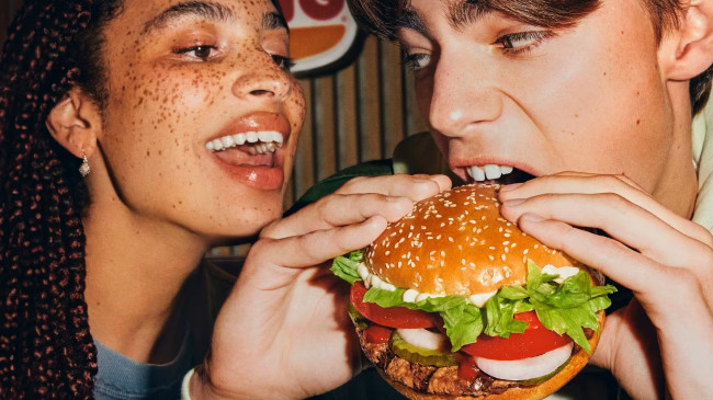 Sinusubaybayan ng bagong sistema ng AI ang kabaitan ng empleyado sa Burger King