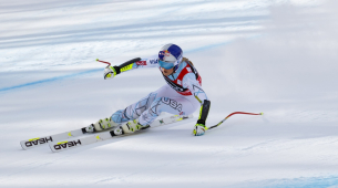 Si Lindsey Vonn ay sumailalim sa dalawang operasyon matapos ang kanyang pagkahulog sa Palarong Olimpiko