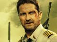 Plane 2 ay nakakakuha ng mga pakpak nito na pinutol ng walang iba kundi ang bituin na si Gerard Butler