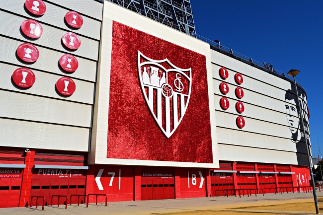 Pinalayas ng Sevilla ang coach na si Matías Almeyda, na nakabitin nang napakalapit sa relegation mula sa LaLiga
