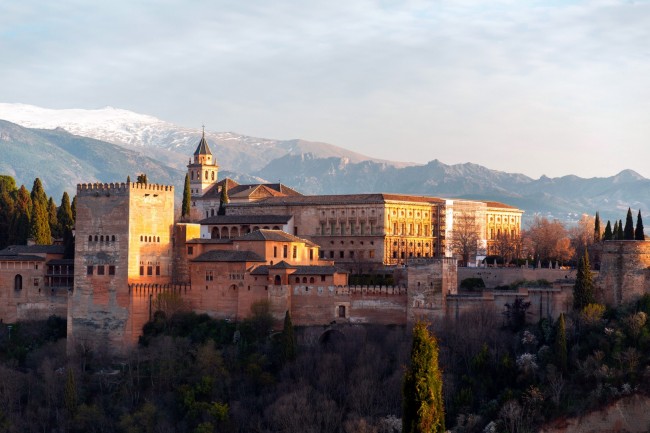 Ang La Vuelta a España 2026 ay magtatapos sa Granada sa halip na Madrid