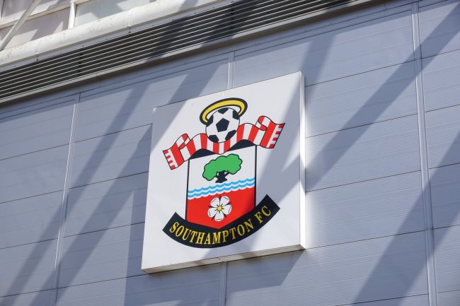Isinasaalang-alang ng Southampton ang hindi proporsyonal na pagpapaalis sa kanilang Championship play-off matapos ang pag-espiya sa mga karibal na koponan
