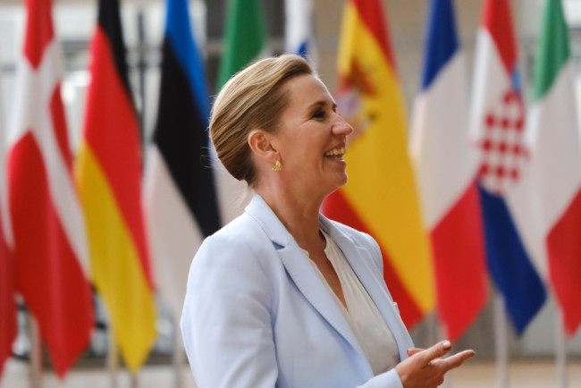 Ang kaliwang bloke ng Denmark ay malapit sa mayorya bago ang halalan sa Marso, ipinapakita ng mga botohan