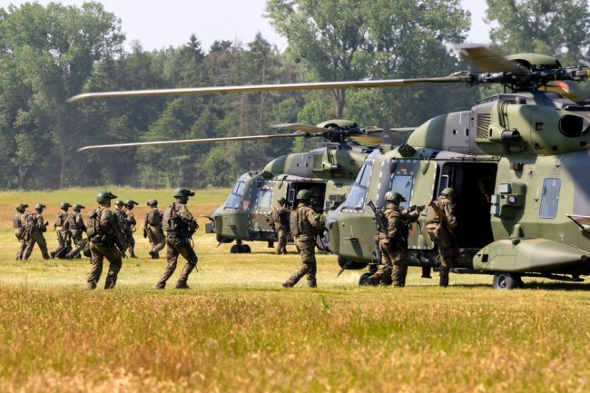 Inaprubahan ng Alemanya ang € 50bn na paggastos sa pagtatanggol