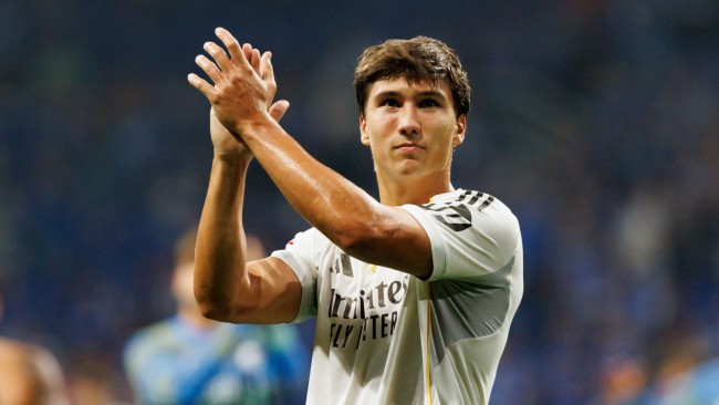 Ibinenta ng Real Madrid ang striker na si Gonzalo García sa Fulham sa halagang €45 milyon (£38.5m)