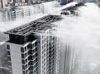Ang mga tower ng apartment ay lumilikha ng artipisyal na ulan upang talunin ang heatwave