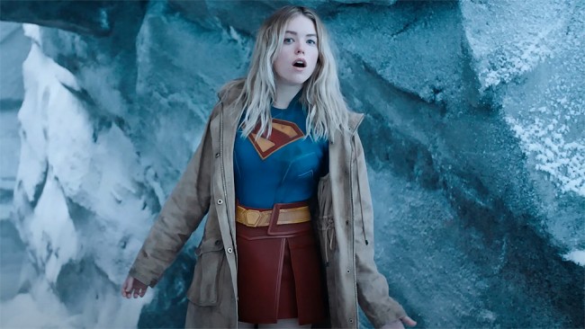 Nakilala ni Kara si Krypto sa malaking lugar ng Super Bowl ni Supergirl 
