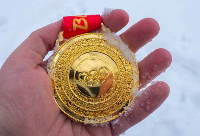 Palarong Olimpiko sa Taglamig iniimbestigahan ang kaso ng sirang medalya sa Milano-Cortina
