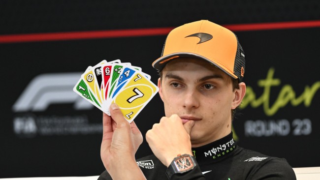 Sina Oscar Piastri, George Russell, at Alex Albon ay nagdaos ng kampeonato ng "UNO" "na may kaduda-dudang mga patakaran"