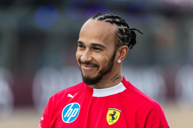 Si Lewis Hamilton ang naging pinakamatandang kampeon ng Formula 1 Grand Prix mula noong 1970 sa Barcelona