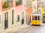 Hindi bababa sa 15 patay ang funicular crash sa Lisbon