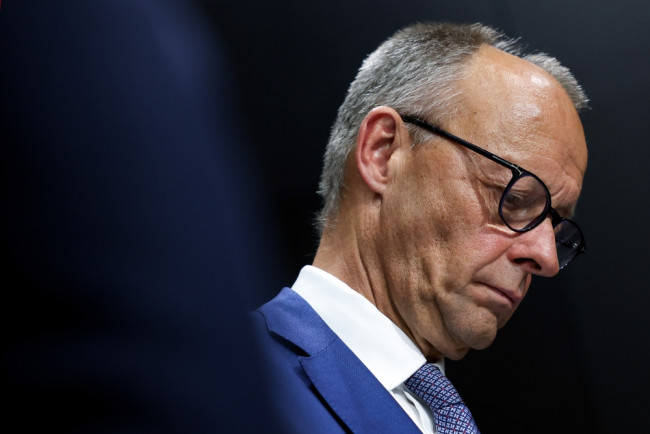 Ginalugad ng Alemanya ang paggamit ng mga nukleyar na nukleyar ng Pransya at UK para sa pagpigil nang hindi nagtatayo ng sarili nitong