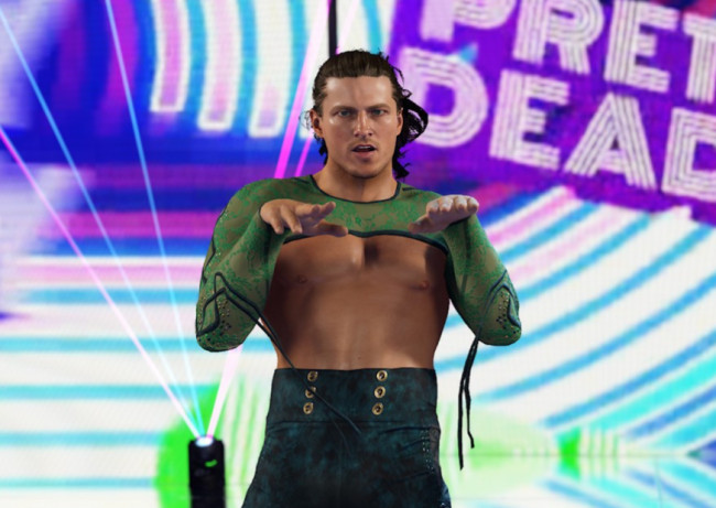 Ipinakita ng WWE star na si Kit Wilson ang kanyang bagong signature move