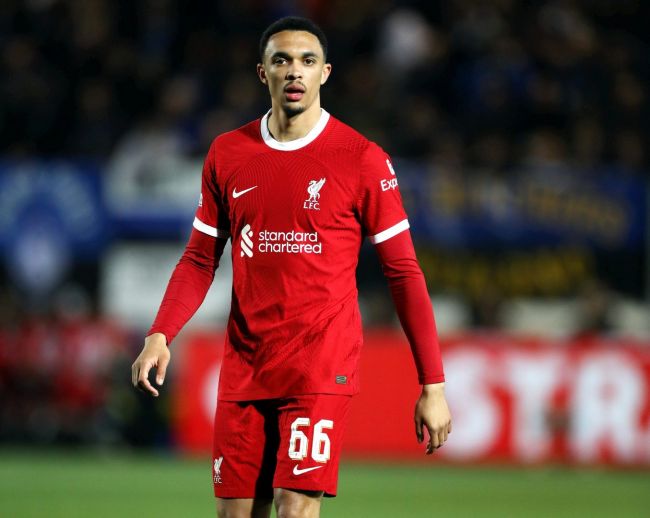 Trent Alexander-Arnold ng Liverpool, kinutya ng press matapos ang mahinang pagganap laban sa Manchester United