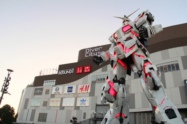 Ang sikat na rebulto ng Gundam sa Tokyo ay tinanggal sa huling bahagi ng tag-init