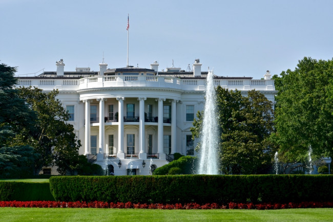 Plano ni Trump ang "napakalaking" bunker sa ilalim ng ballroom ng White House