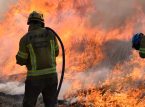 Nilabanan ng mga Greek firefighter ang isang malaking wildfire sa hilakan-kanluran ng Athens