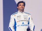Nilagdaan ni Carlos Sainz ang multi-year contract extension sa Williams, naging isa sa mga pinakamataas na bayad na F1 driver
